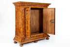 Frankfurter Wellenschrank wohl um 1660