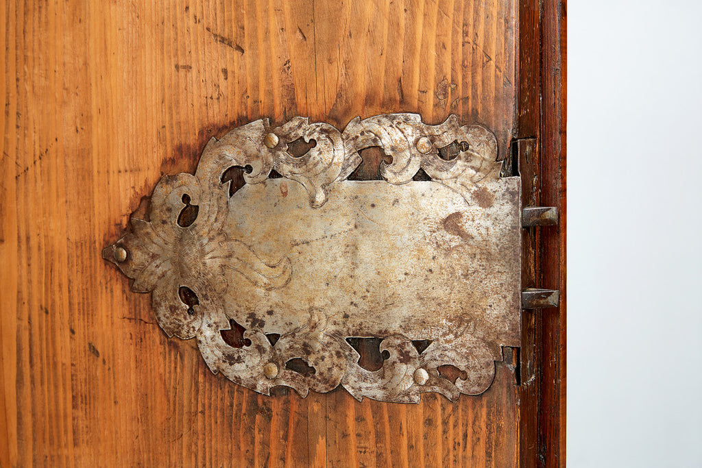 Frankfurter Wellenschrank wohl um 1660