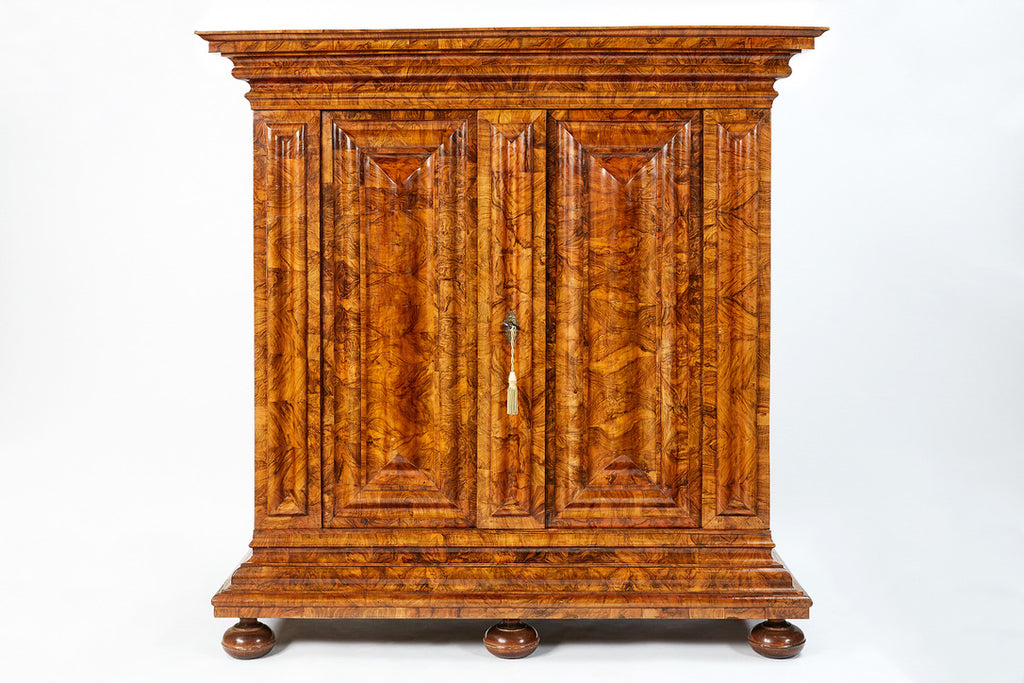 Frankfurter Wellenschrank wohl um 1660