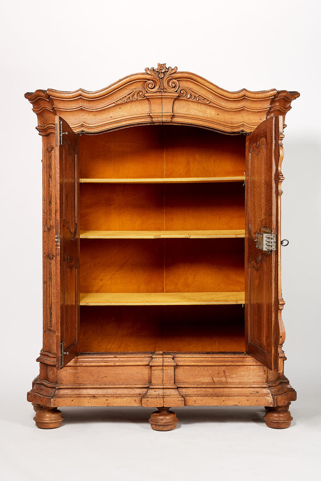 Rokoko Schrank um 1720/1740