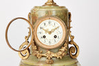Runde Kaminuhr aus Onyx wohl um 1860